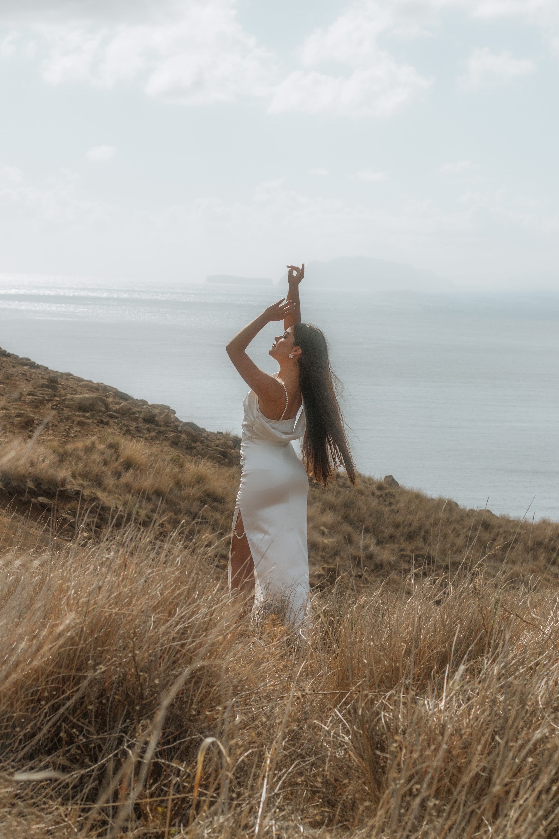 ZARAH FUCHSIA HIGH SLIT SATIN CORSET DRESS – Arelia's Dream